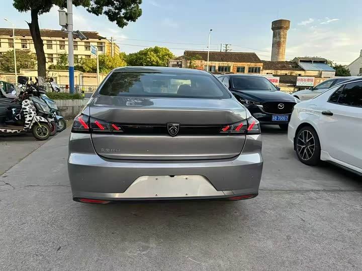 Peugeot 408, 2022 — фото 5 из 9