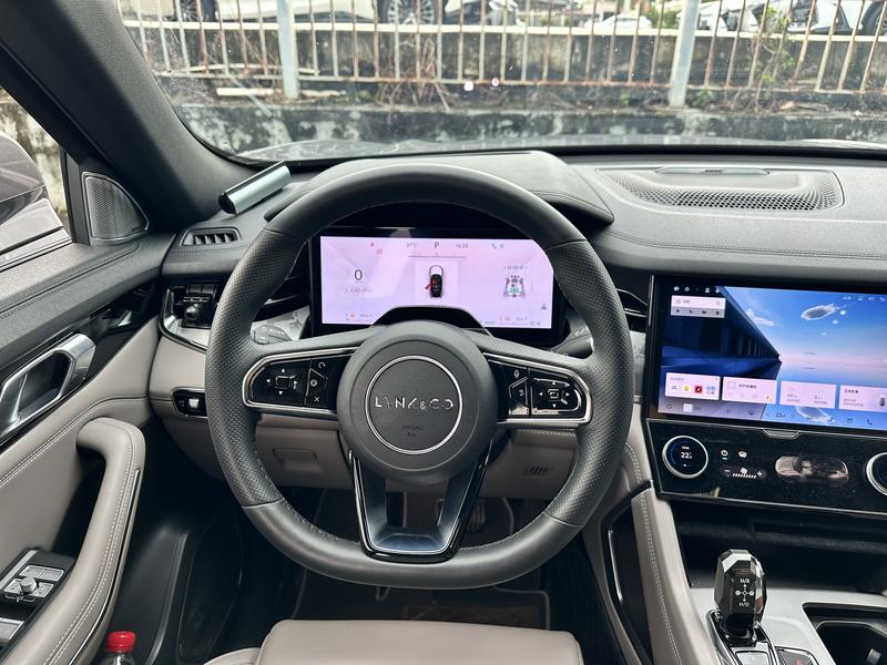 Lynk & Co 09 EM-P Hybrid, 2022 — фото 8 из 12