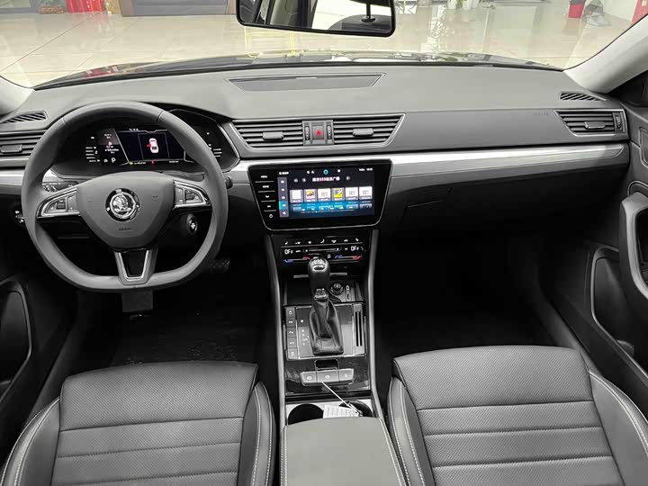 Skoda Superb, 2024 — фото 2 из 9