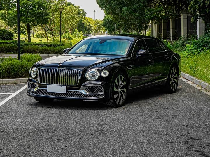 Bentley Flying Spur, 2023 — купить в Калуге под ключ