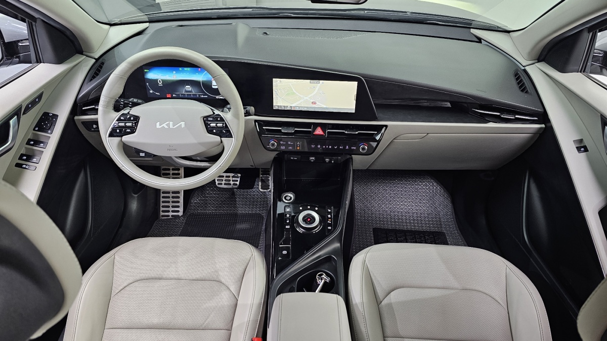 Kia Niro, 2023 — фото 6 из 12