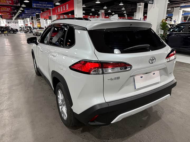 Toyota Corolla Cross, 2026 — фото 6 из 9