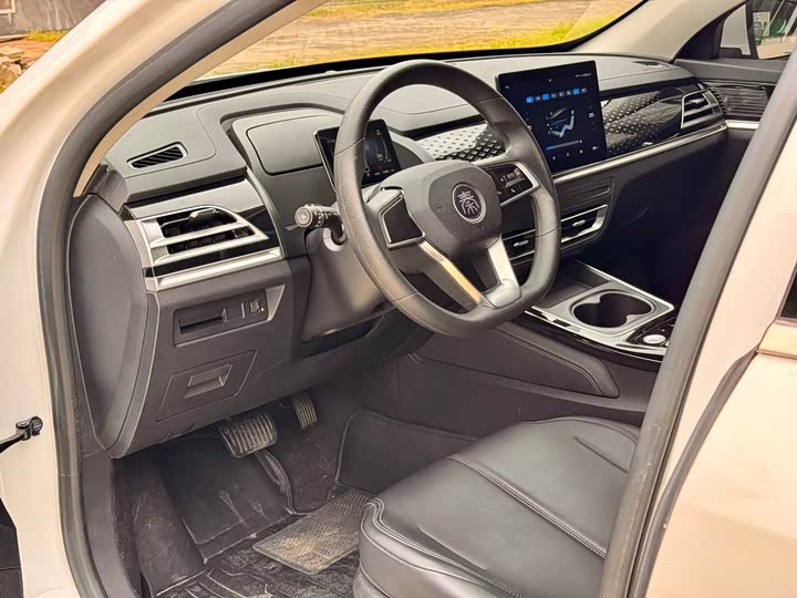 BYD Qin Plus, 2023 — фото 5 из 9