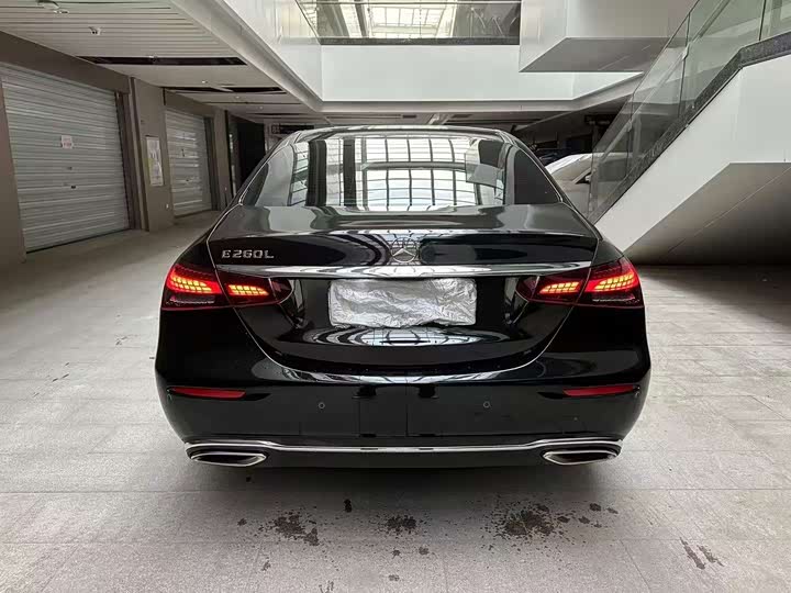 Mercedes-Benz E-Class, 2023 — фото 3 из 7