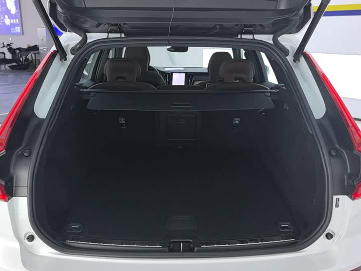 Volvo XC60, 2025 — фото 4 из 9