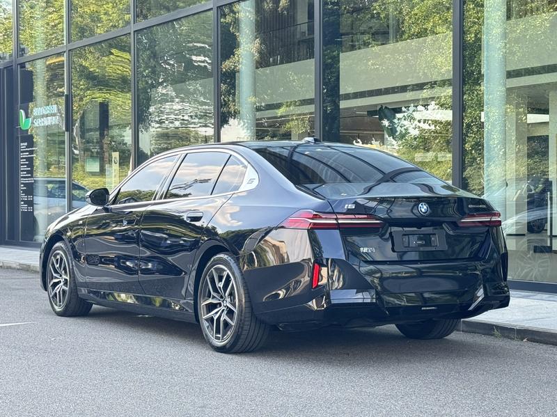 BMW i5, 2025 — фото 4 из 12