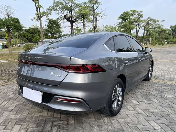 BYD Qin Plus, 2023 — фото 6 из 9