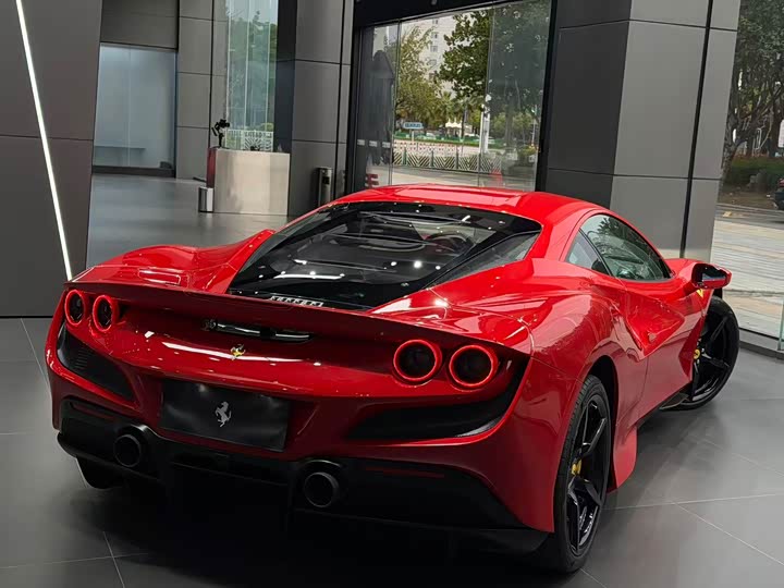 Ferrari F8, 2022 — фото 3 из 5