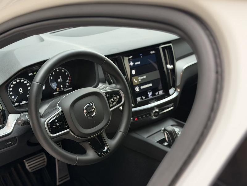 Volvo V60, 2021 — фото 7 из 10