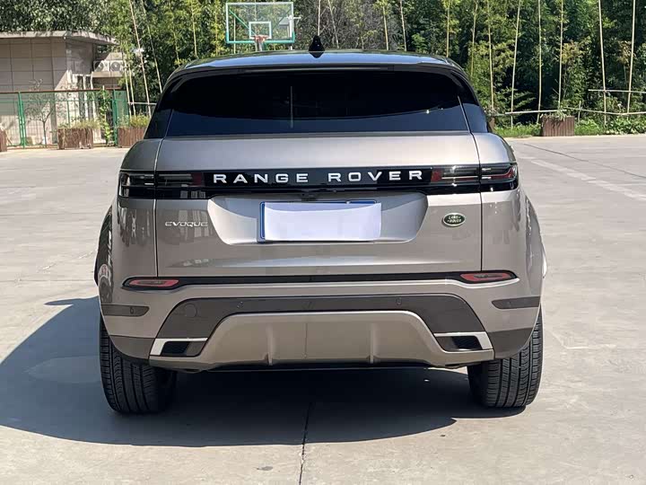 Land Rover Range Rover Evoque L, 2024 — фото 4 из 9