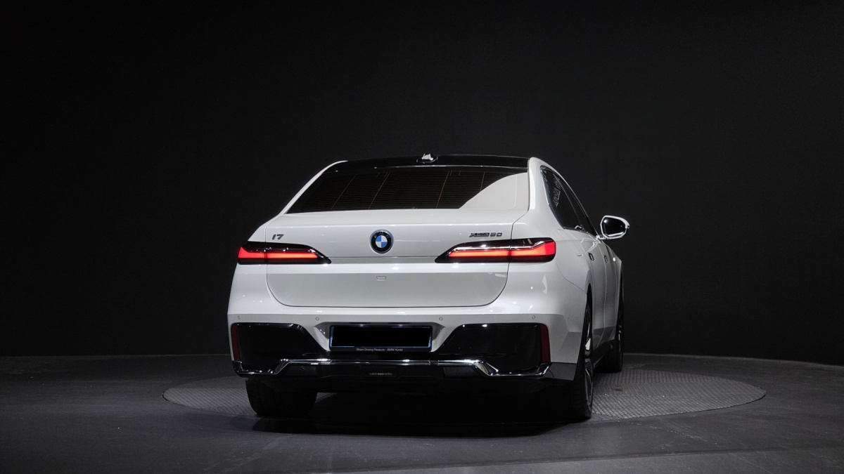 BMW i7, 2023 — фото 4 из 12