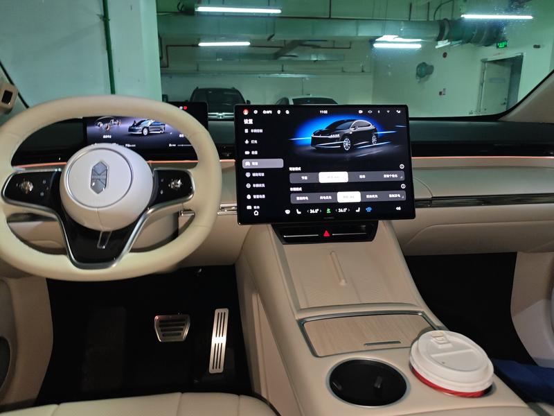 Luxeed R7, 2026 — фото 10 из 12