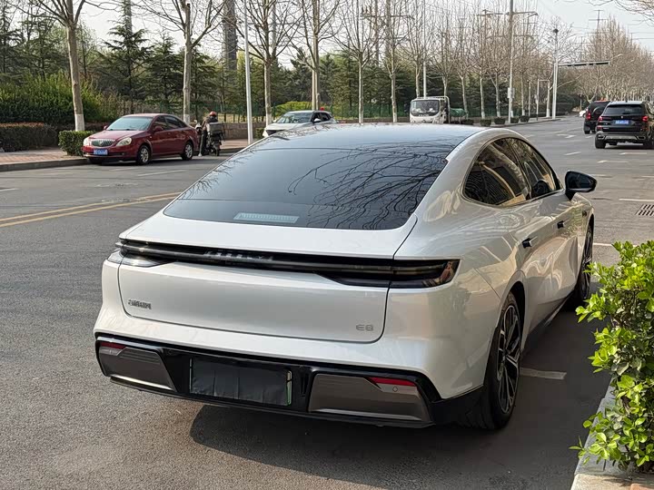 Geely Galaxy E8, 2024 — фото 5 из 9