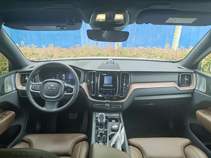 Volvo XC60 Hybrid, 2023 — фото 4 из 9