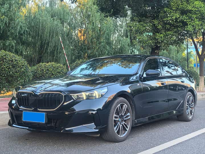 BMW 5 Series, 2025 — купить в Саранске под ключ