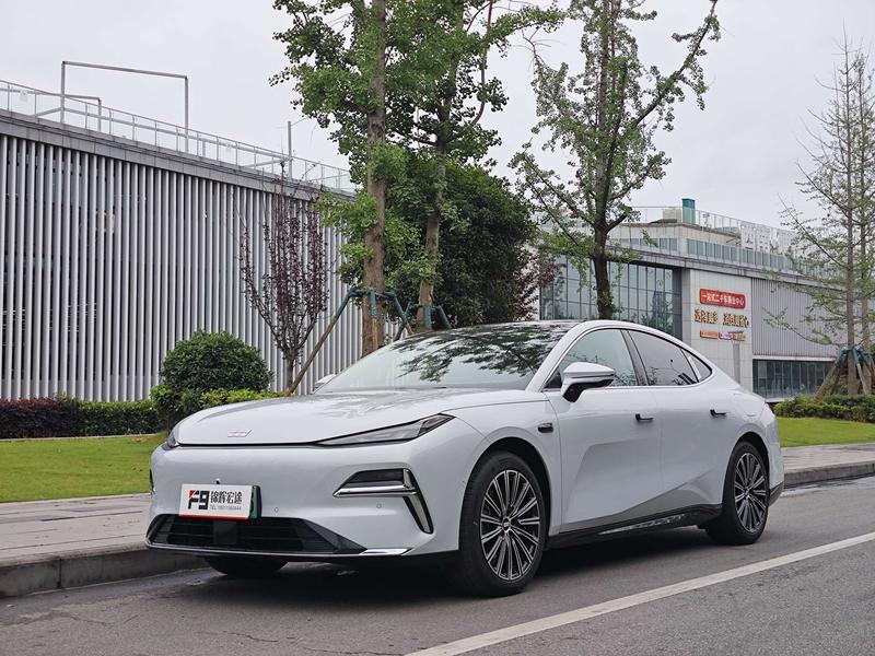 Geely Galaxy Starshine 8 EM-i, 2025 — купить в Ульяновске под ключ