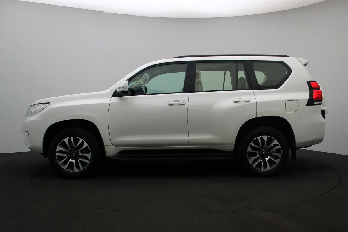 Toyota Prado, 2023 — фото 3 из 10