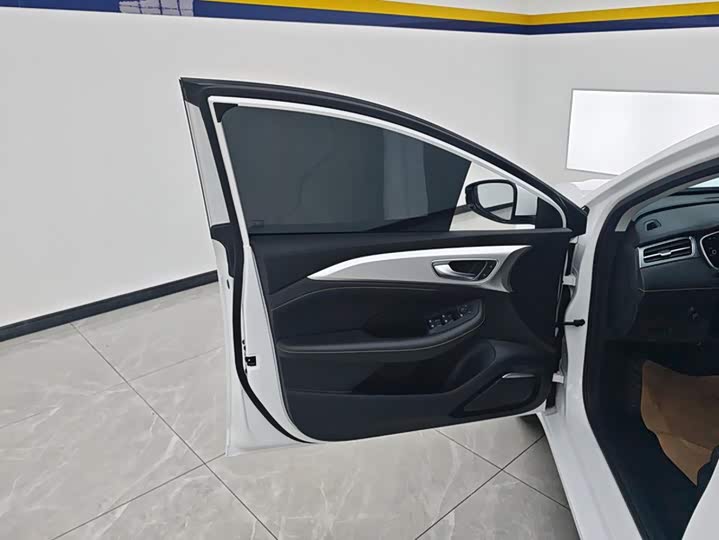 Roewe i6 Max EV, 2025 — фото 7 из 9