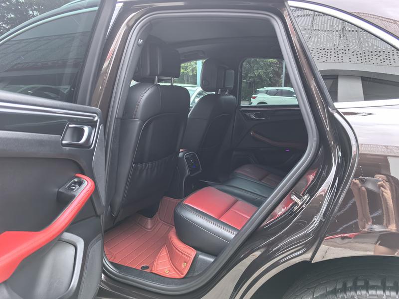 Porsche Macan, 2021 — фото 9 из 10