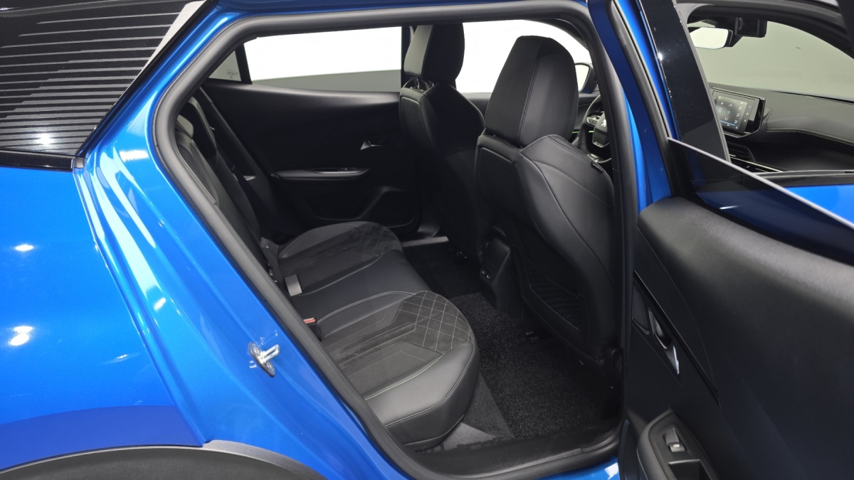 Peugeot 2008, 2023 — фото 11 из 12