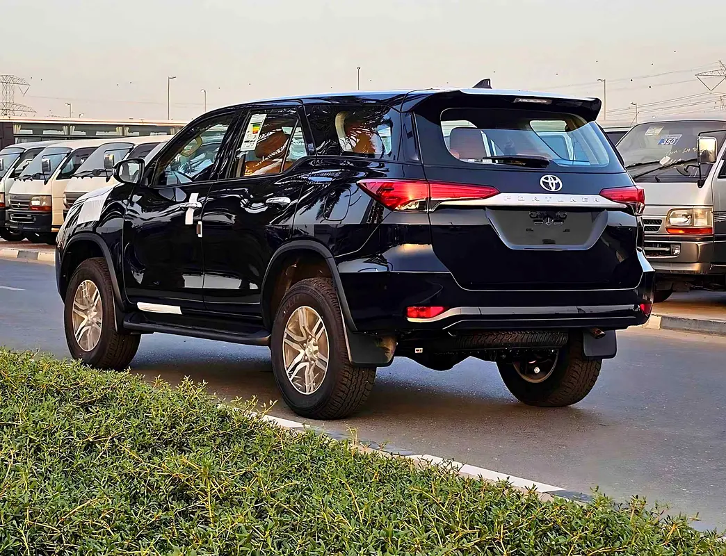 Toyota Fortuner, 2026 — фото 6 из 10