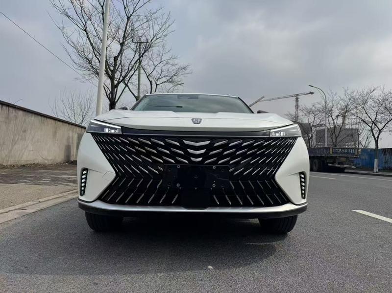 Roewe RX5, 2022 — фото 2 из 10