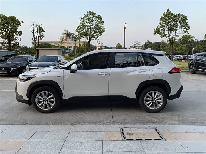 Toyota Corolla Cross, 2025 — фото 3 из 9