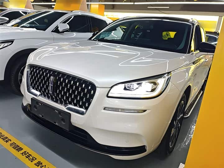 Lincoln Corsair Hybrid, 2021 — купить в Кирове под ключ