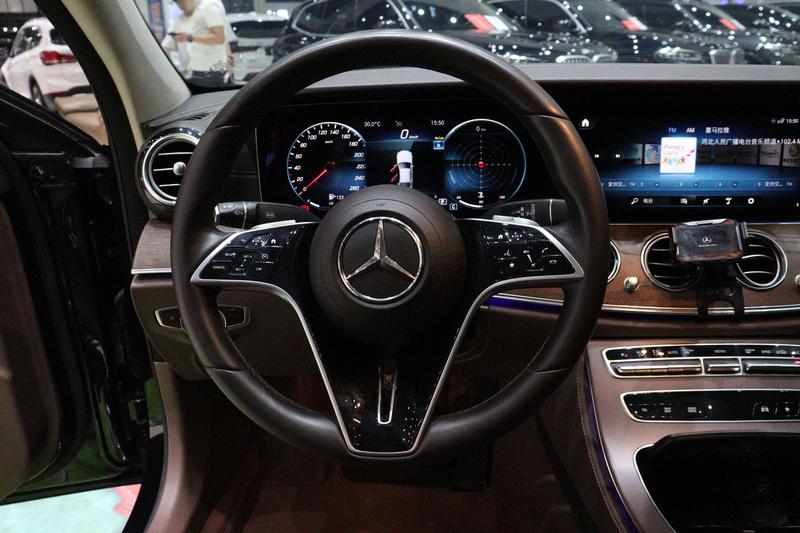 Mercedes-Benz E-Class, 2022 — фото 10 из 12