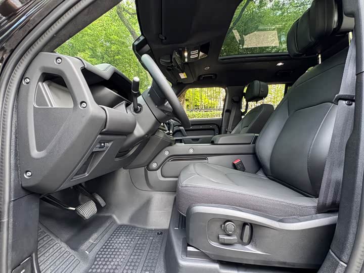Land Rover Defender, 2025 — фото 9 из 9