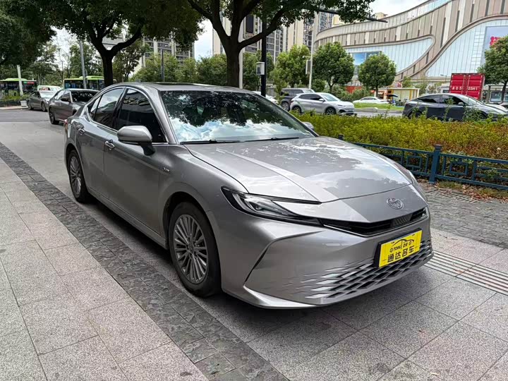 Toyota Camry, 2025 — фото 3 из 9