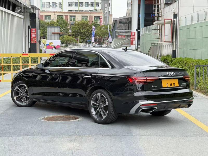 Audi A4L, 2023 — фото 5 из 11