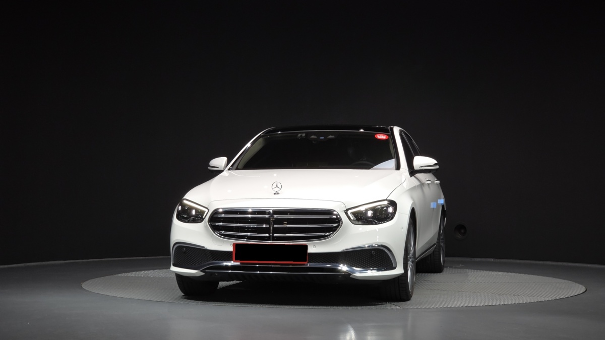 Mercedes-Benz E-Class, 2023 — фото 3 из 12
