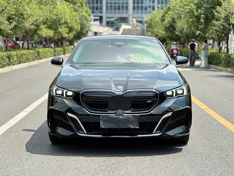 BMW 5 Series, 2024 — фото 2 из 11