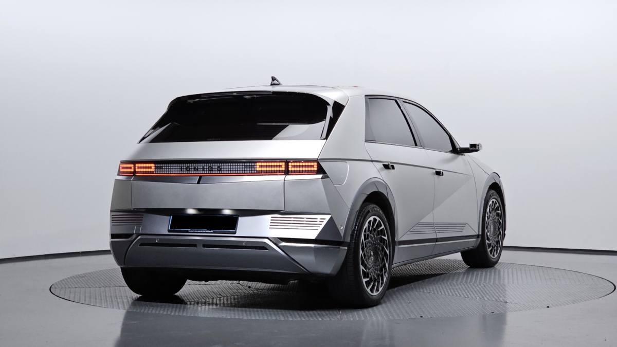 Hyundai Ioniq 5, 2021 — фото 2 из 12