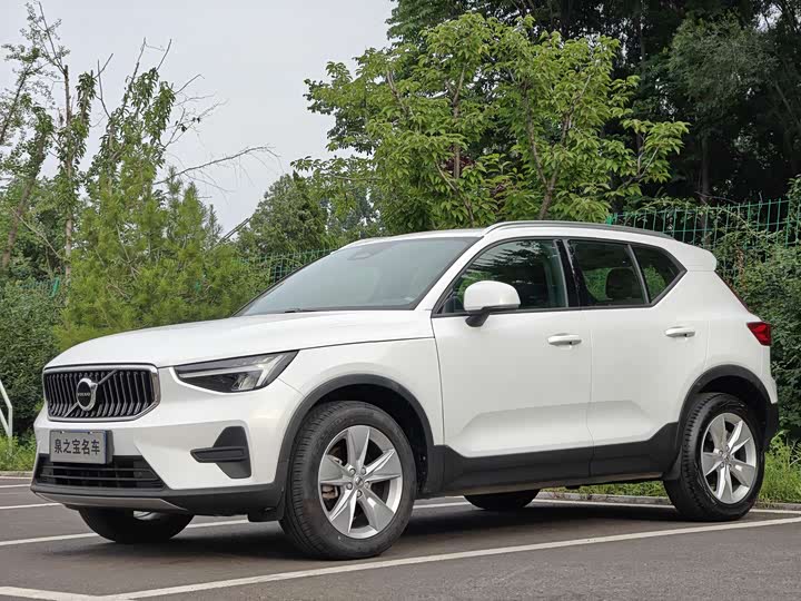 Volvo XC40, 2022 — фото 2 из 9