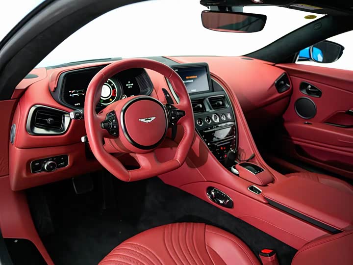 Aston Martin DB11, 2021 — фото 9 из 9