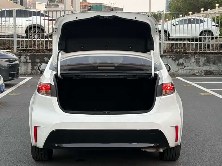 Toyota Levin, 2024 — фото 7 из 9