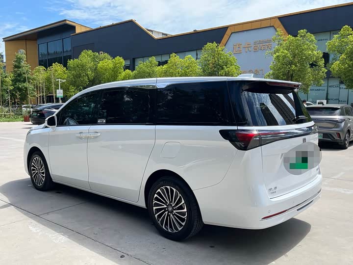 Buick GL8 Hybrid, 2025 — фото 4 из 9