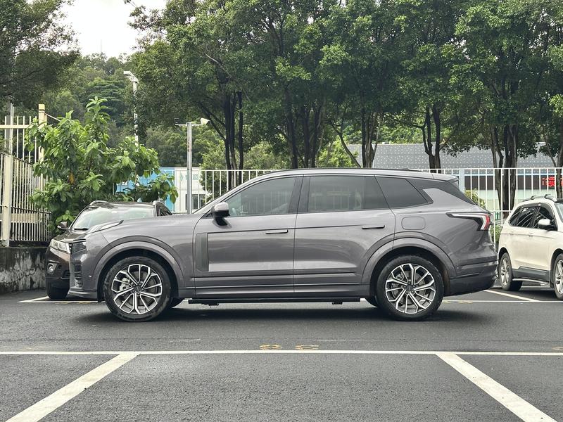 Lynk & Co 09 EM-P Hybrid, 2022 — фото 3 из 12