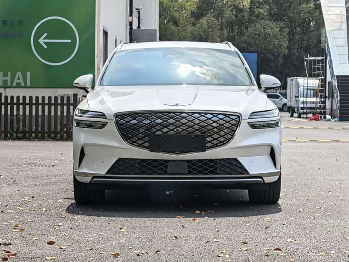 Genesis GV70 EV, 2024 — фото 6 из 9
