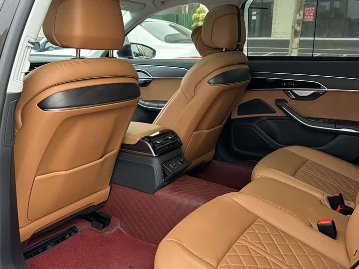 Audi A8, 2023 — фото 9 из 9