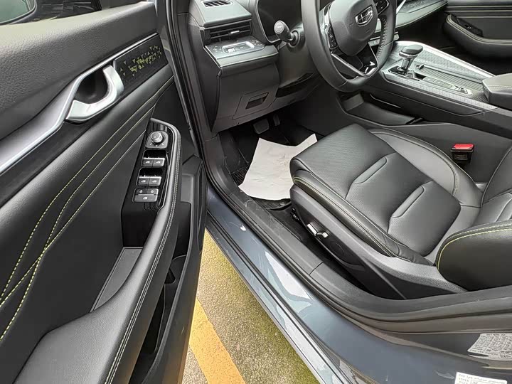 Geely Preface, 2023 — фото 5 из 9