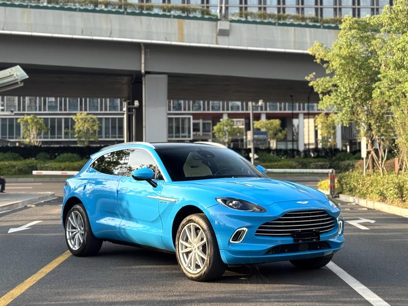 Aston Martin DBX, 2022 — фото 3 из 12