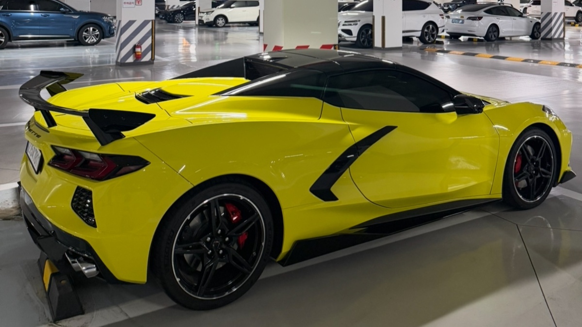 Chevrolet Corvette, 2023 — фото 4 из 12
