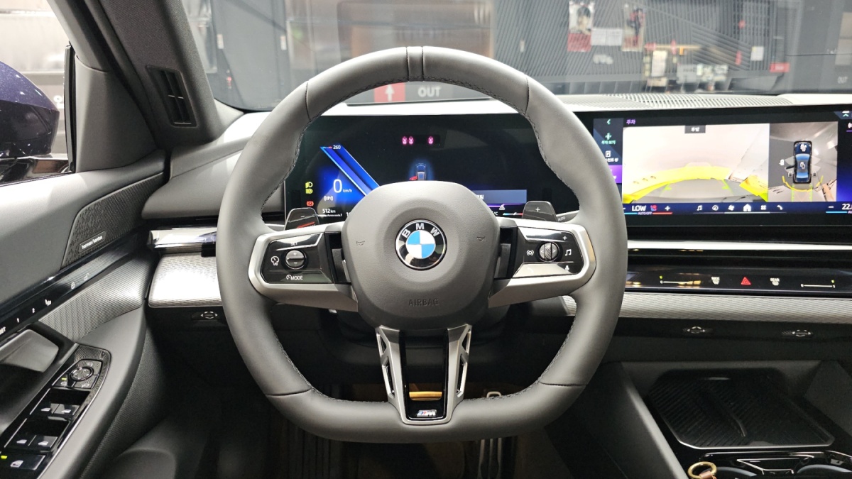 BMW 5 Series, 2025 — фото 12 из 12