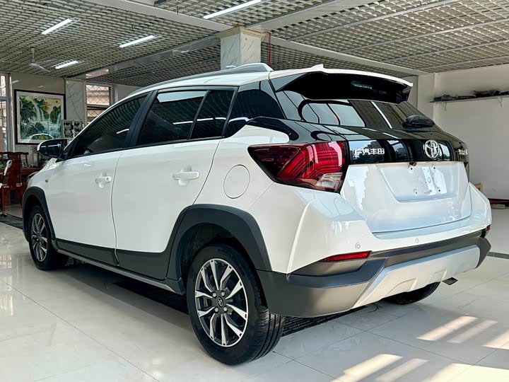 Toyota Yaris L Hatchback, 2022 — фото 6 из 9