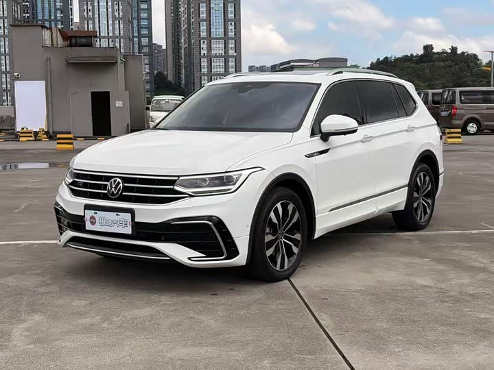 Volkswagen Tiguan L Pro, 2024 — купить в Курске под ключ