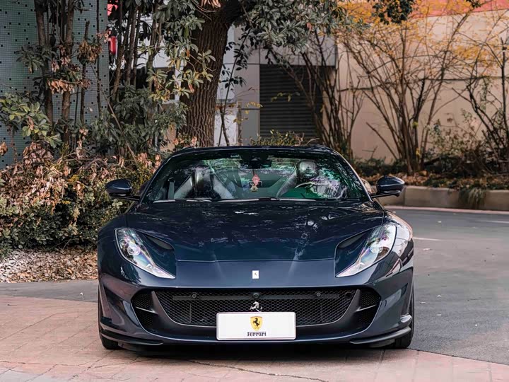Ferrari 812, 2022 — фото 2 из 9