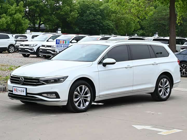 Volkswagen Passat Variant, 2023 — фото 2 из 9